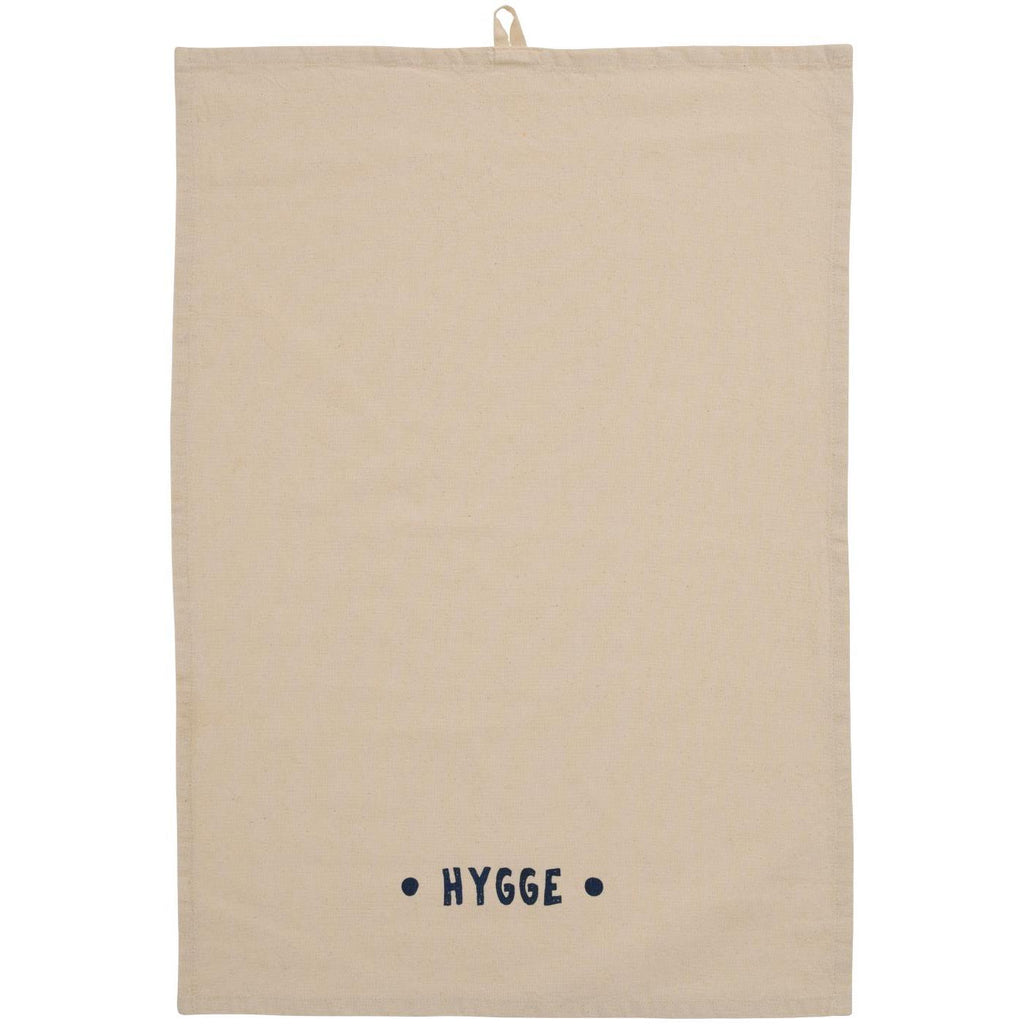 Beiges Geschirrtuch mit kleinem dunkelblauem Schriftzug Hygge von Ib Laursen