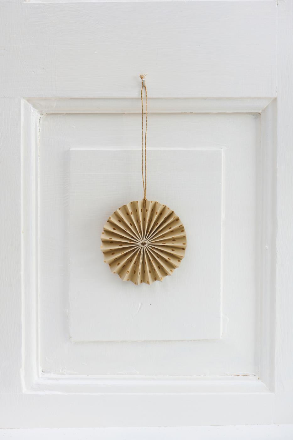 Rosette von Ib Laursen, beige mit Goldpunkten, Ø 9 cm